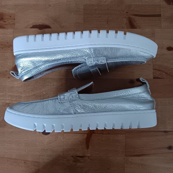 Vionic Women's Uptown Slip-On Penny Loafers Metallic Silver Size 6.5 W - Picture 6 of 9